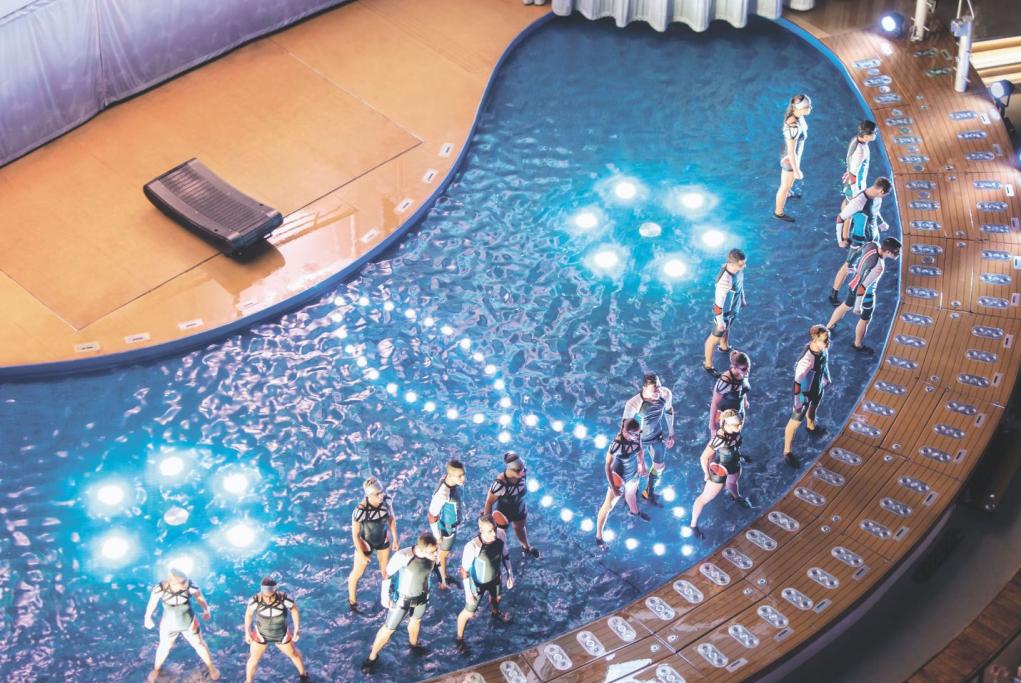 Aqua Theater Symphony of the Seas