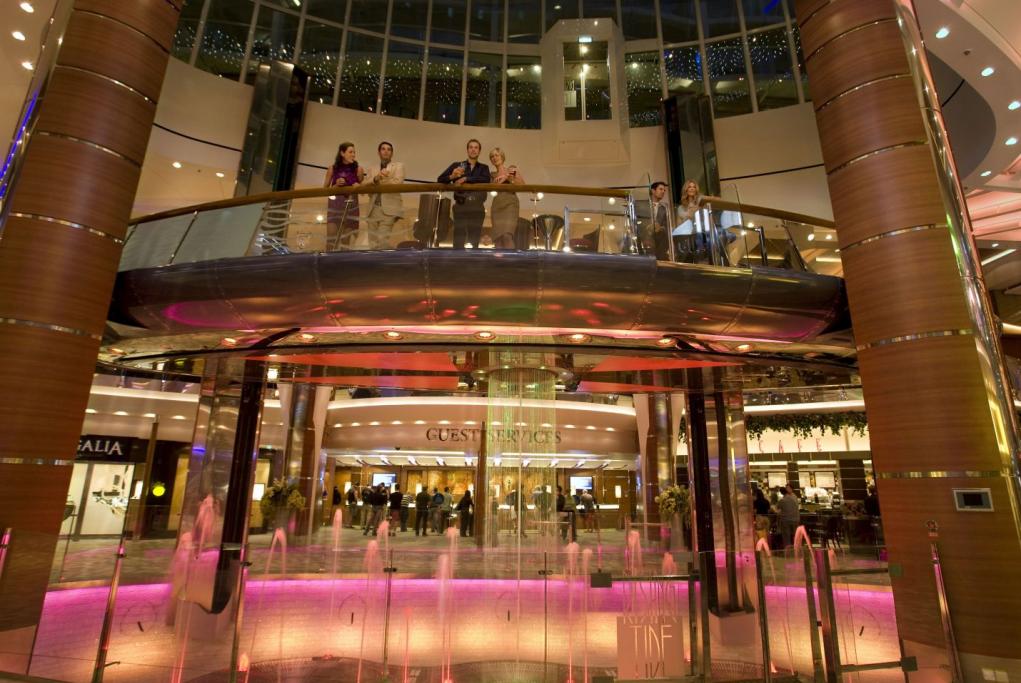 Camarote Rising Tide Bar - Symphony of the Seas