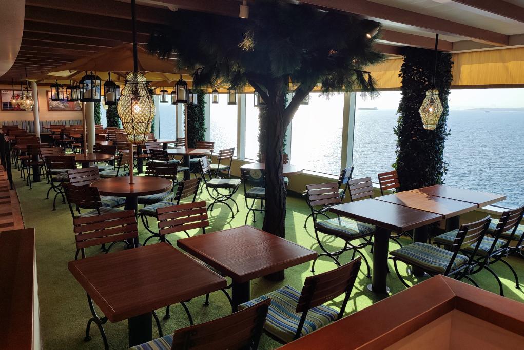 Terraza piscina Costa Venezia