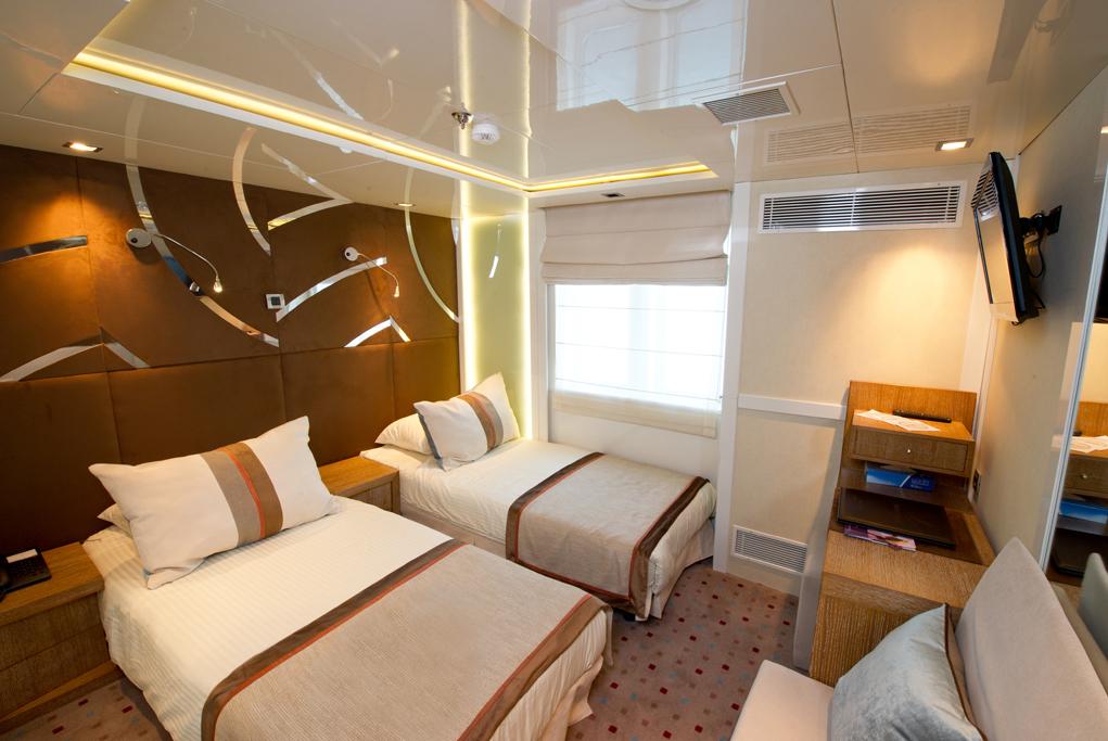 Exterior con ventana MY Variety Voyager