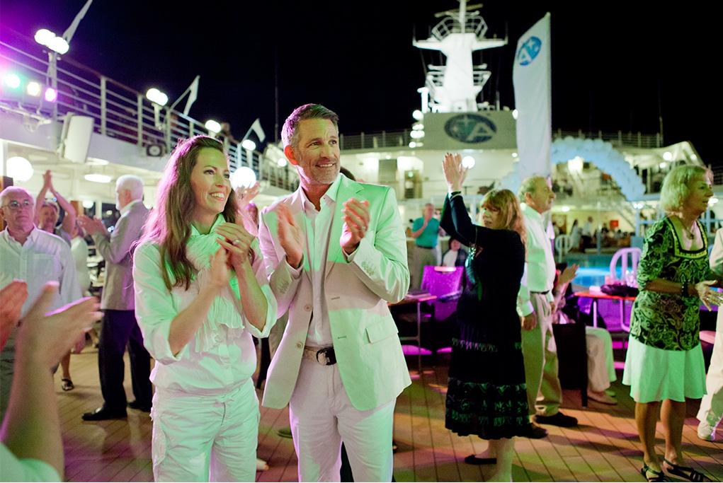 Noche de Blanco Azamara Quest