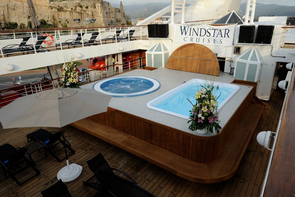 Piscina y jacuzzi Star Legend