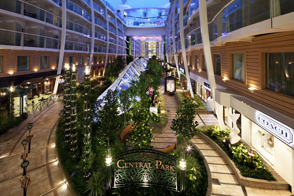 Royal Promenade y Central Park - Royal Caribbean