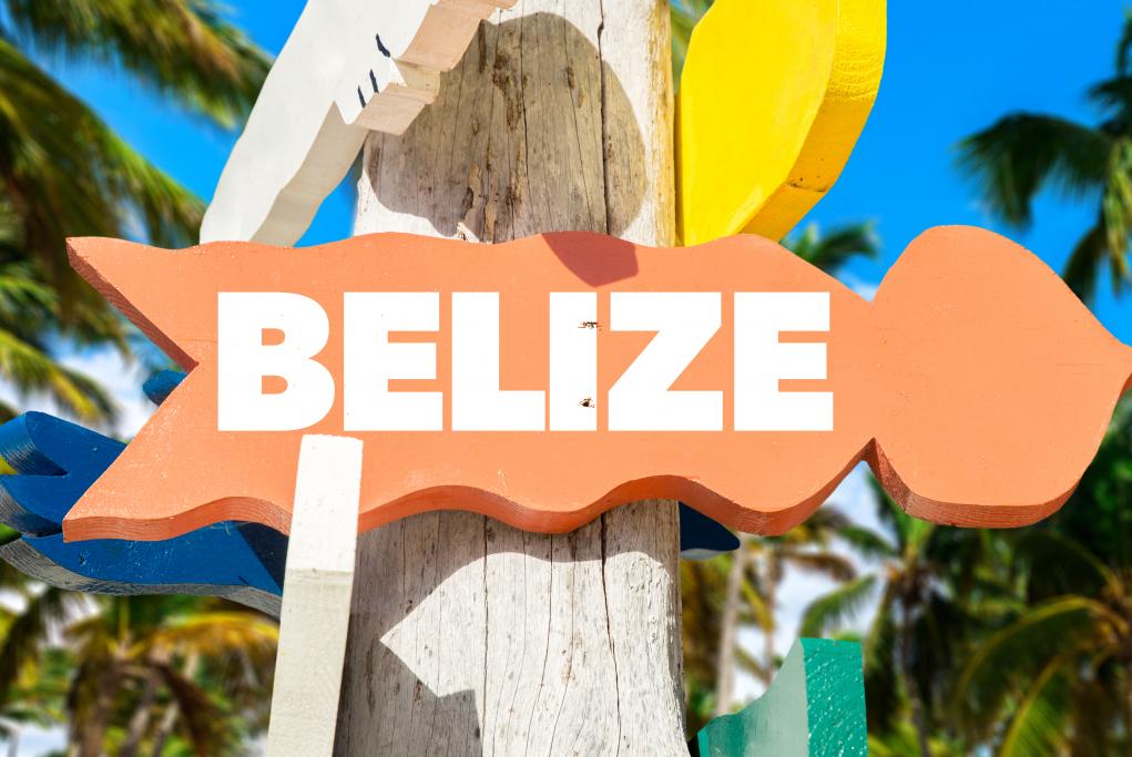 Playa Cucumber y cartel de Belice - Belice City